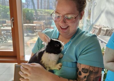 Tiergestützte Arbeit im Haus der Generationen