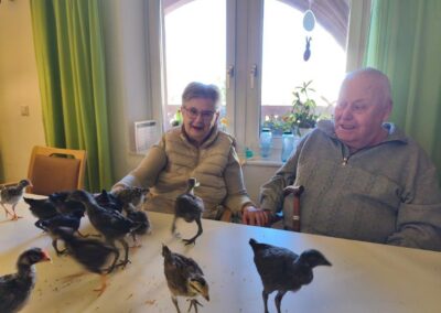 Besuch der Kontakttierbar im Altenpflegeheim Riebeckpark