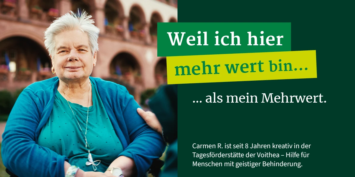 Carmen R. ist seit 8 Jahren kreativ in der Tagesförderstätte der Voithea – Hilfe für Menschen mit geistiger Behinderung.