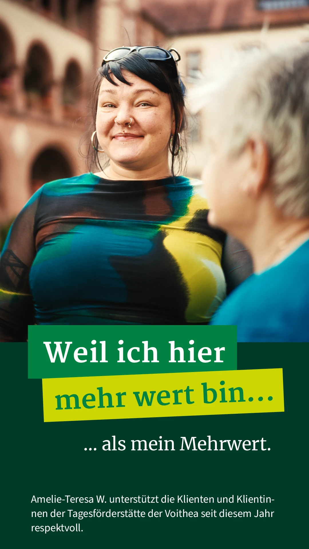 Amelie-Teresa W. unterstützt die Klienten und Klientinnen der Tagesförderstätte der Voithea seit diesem Jahr respektvoll.